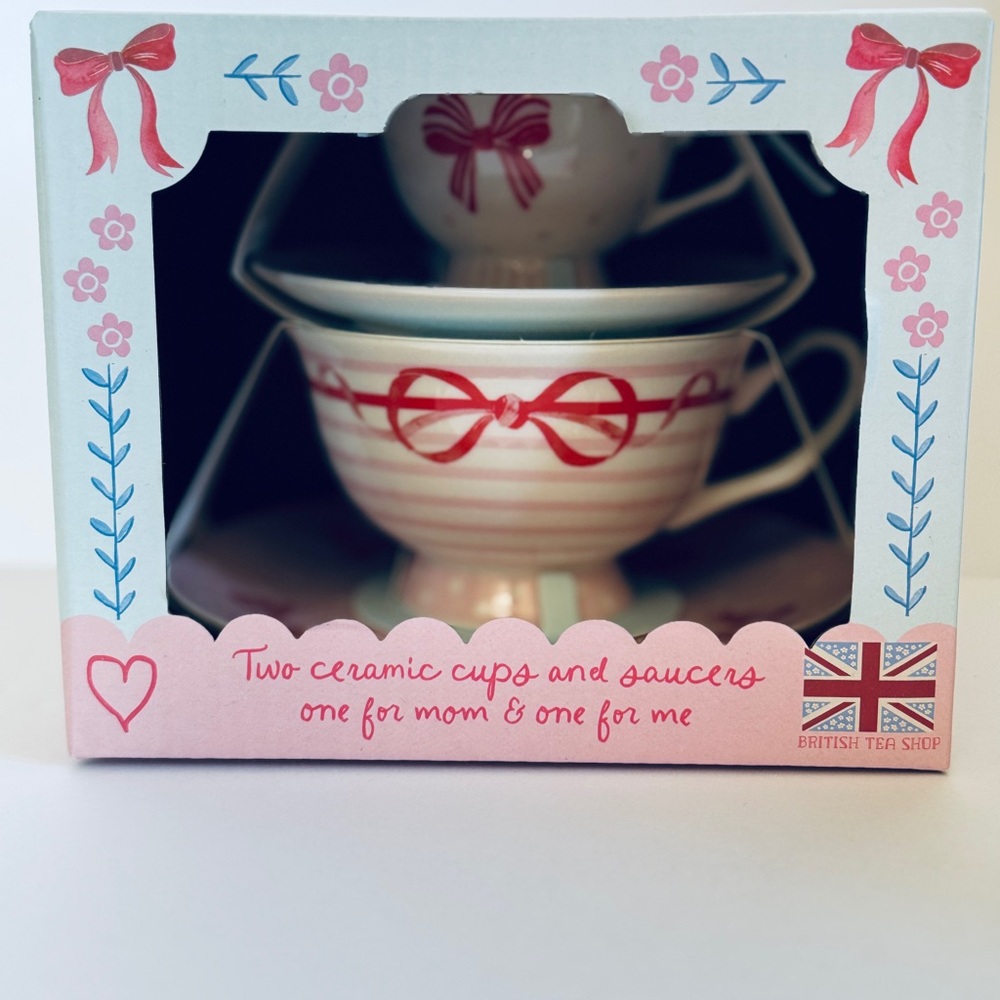 🎀 Mommy and Me British Tea Shop Ceramic Tea Set